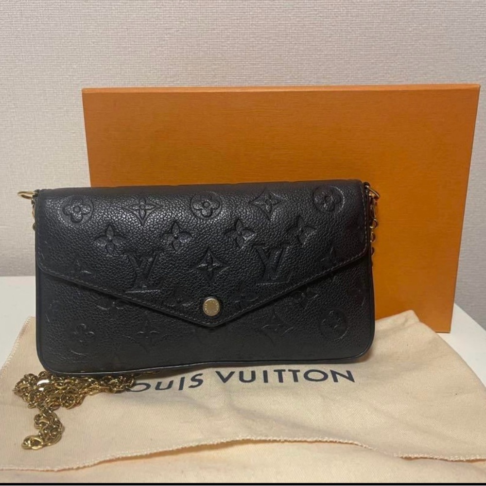 LOUIS VUITTON
Pochette Félicie
Empreinte  100% authentic